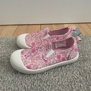 Cat & Jack Girls slip on floral sneakers